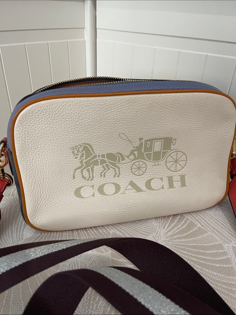 COACH Cream Leather Crossbody with Red Strap and Navy Trim - Picture 3 of 13